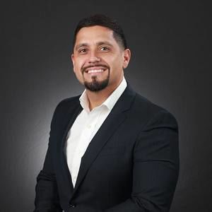 Meet your Posher, Luis